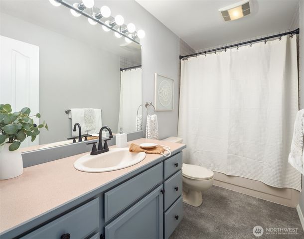 8826 E Meadow Lake Drive, Snohomish, WA 98290