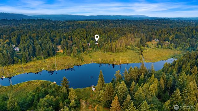 8826 E Meadow Lake Drive, Snohomish, WA 98290