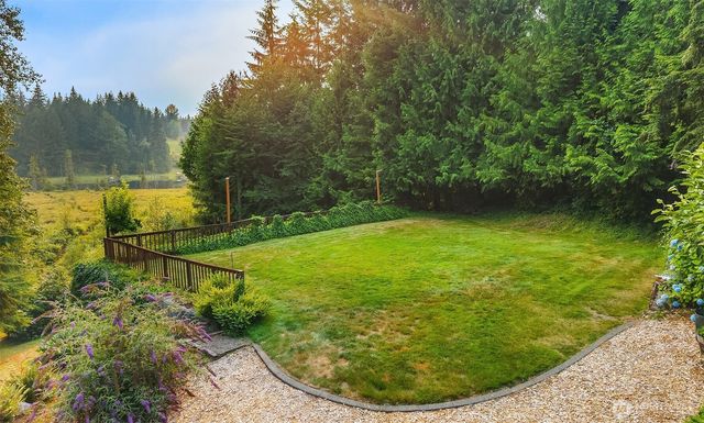 8826 E Meadow Lake Drive, Snohomish, WA 98290