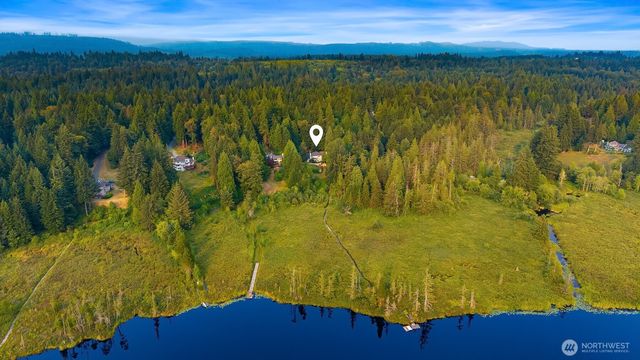 8826 E Meadow Lake Drive, Snohomish, WA 98290