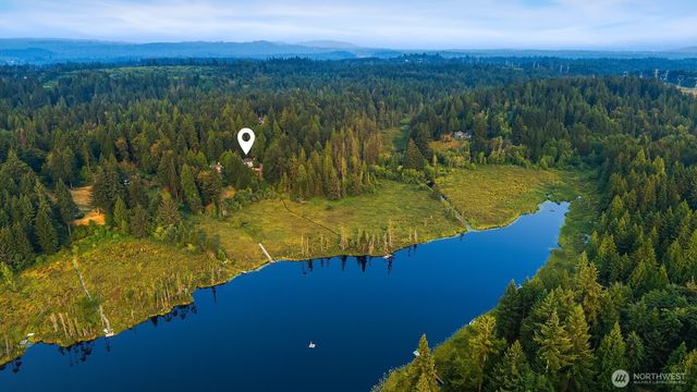 8826 E Meadow Lake Drive, Snohomish, WA 98290