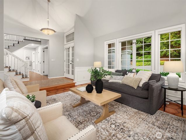8826 E Meadow Lake Drive, Snohomish, WA 98290