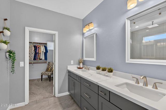 3876 E SOURWOOD Drive, Gilbert, AZ 85298