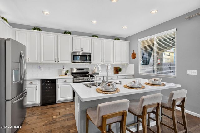 3876 E SOURWOOD Drive, Gilbert, AZ 85298