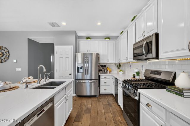 3876 E SOURWOOD Drive, Gilbert, AZ 85298