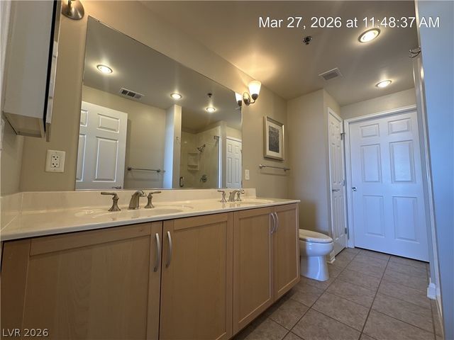 150 Las Vegas Boulevard 2202, Las Vegas, NV 89101