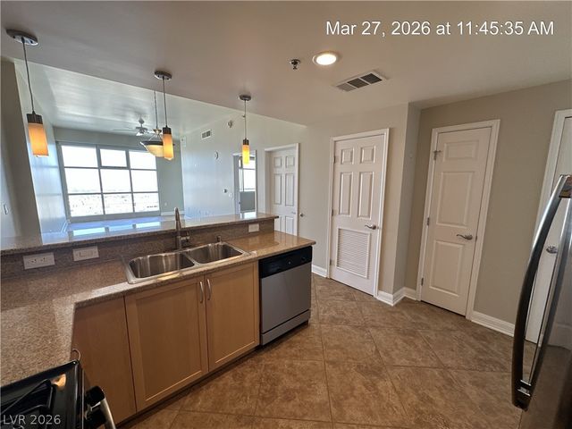 150 Las Vegas Boulevard 2202, Las Vegas, NV 89101