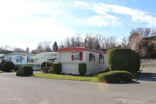 3601 Castlevale Rd 38, Yakima, WA 98902