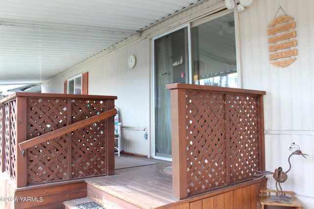 3601 Castlevale Rd 38, Yakima, WA 98902