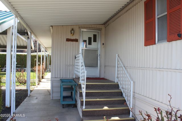 3601 Castlevale Rd 38, Yakima, WA 98902