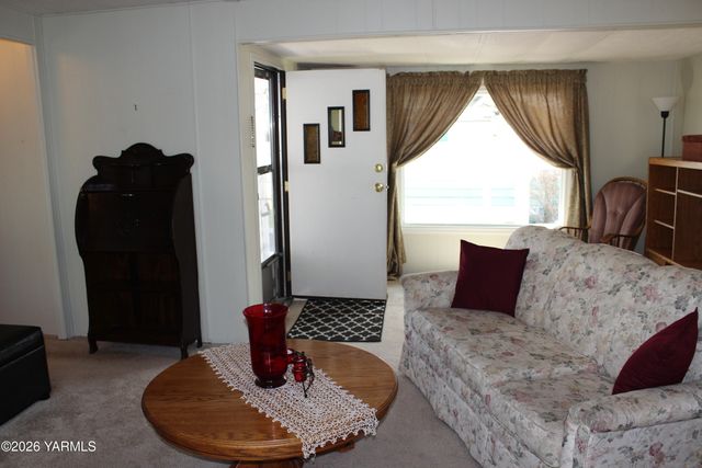 3601 Castlevale Rd 38, Yakima, WA 98902