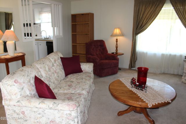 3601 Castlevale Rd 38, Yakima, WA 98902