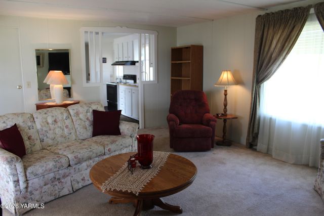 3601 Castlevale Rd 38, Yakima, WA 98902