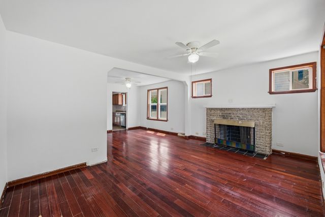1375 WHITCOMB Avenue, Des Plaines, IL 60018