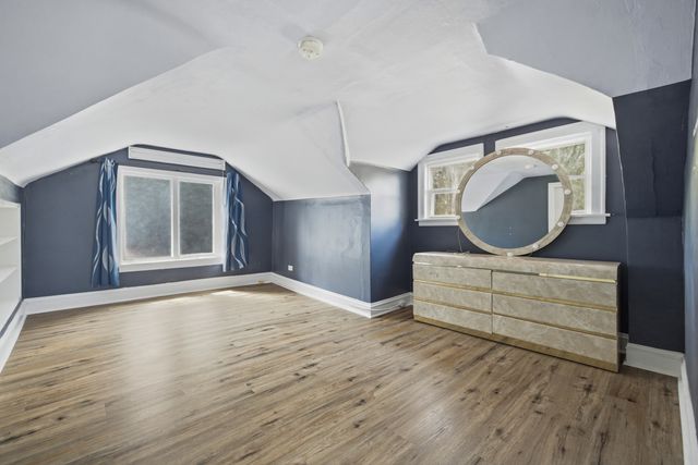 1375 WHITCOMB Avenue, Des Plaines, IL 60018