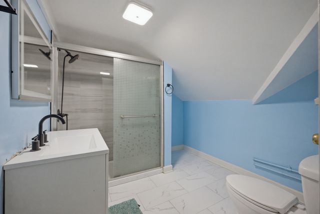 1375 WHITCOMB Avenue, Des Plaines, IL 60018