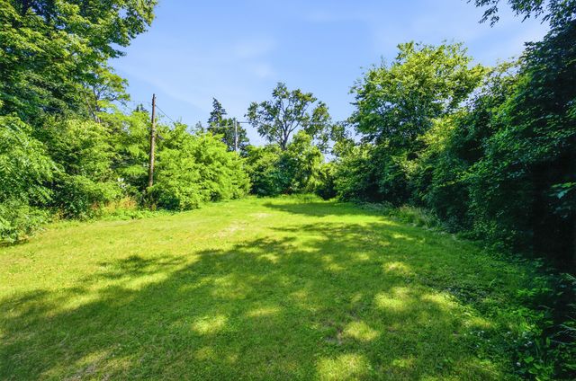 1375 WHITCOMB Avenue, Des Plaines, IL 60018