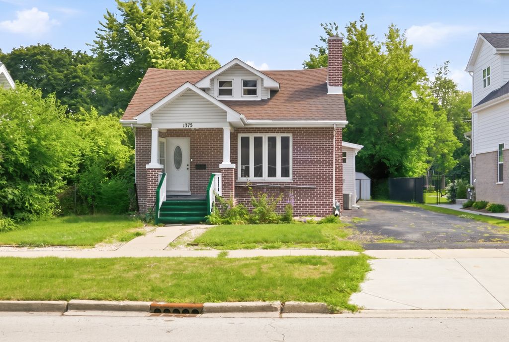 1375 WHITCOMB Avenue, Des Plaines, IL 60018