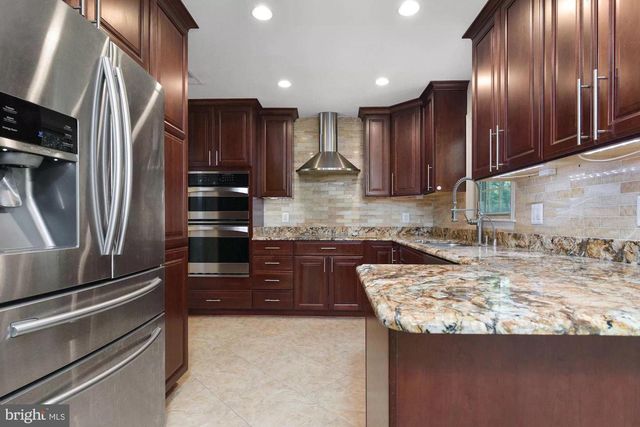 10127 CRESTBERRY PL, Bethesda, MD 20817