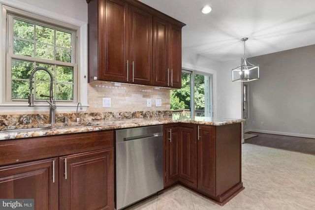 10127 CRESTBERRY PL, Bethesda, MD 20817
