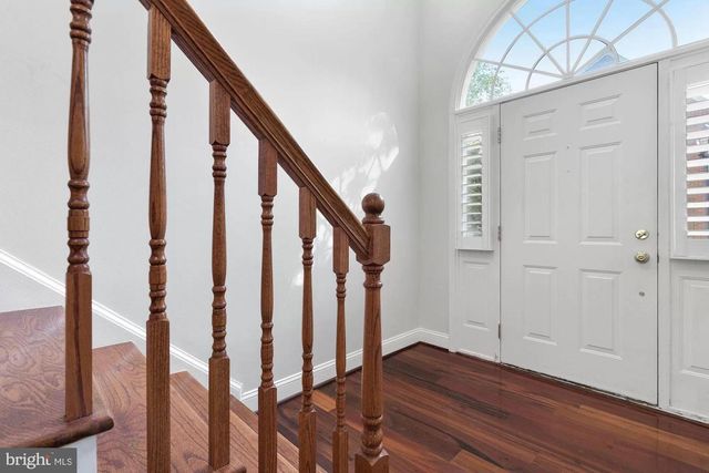 10127 CRESTBERRY PL, Bethesda, MD 20817