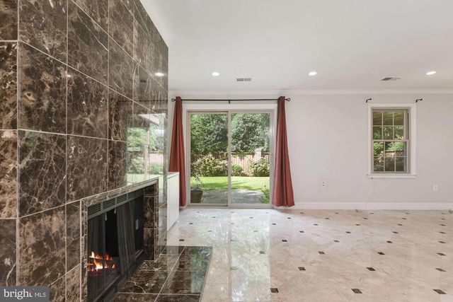 10127 CRESTBERRY PL, Bethesda, MD 20817