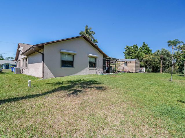 113 Larchmont Terrace, Sebastian, FL 32958