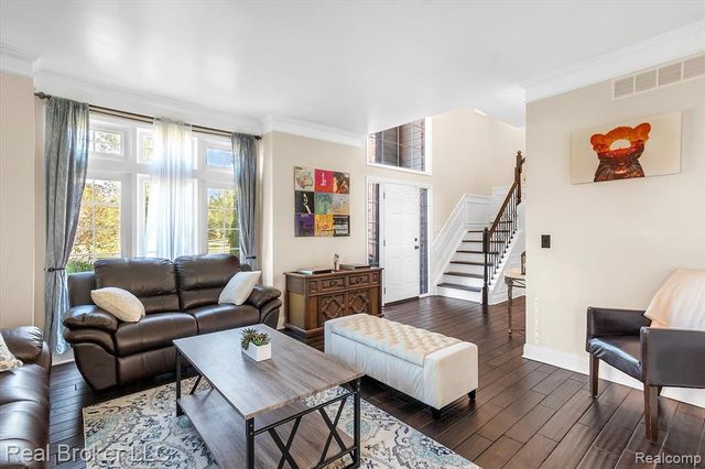 45169 Middlebury Lane, Canton, MI 48188