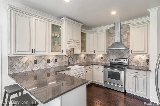 45169 Middlebury Lane, Canton, MI 48188