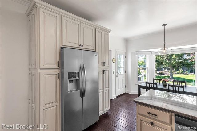 45169 Middlebury Lane, Canton, MI 48188