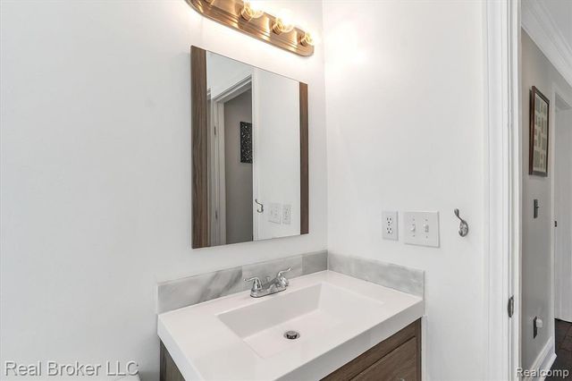 45169 Middlebury Lane, Canton, MI 48188