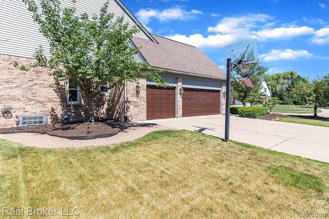 45169 Middlebury Lane, Canton, MI 48188