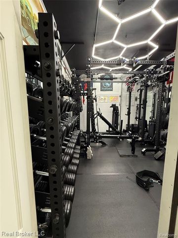 45169 Middlebury Lane, Canton, MI 48188