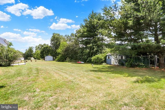 133 RONNIE LN, Halifax, PA 17032