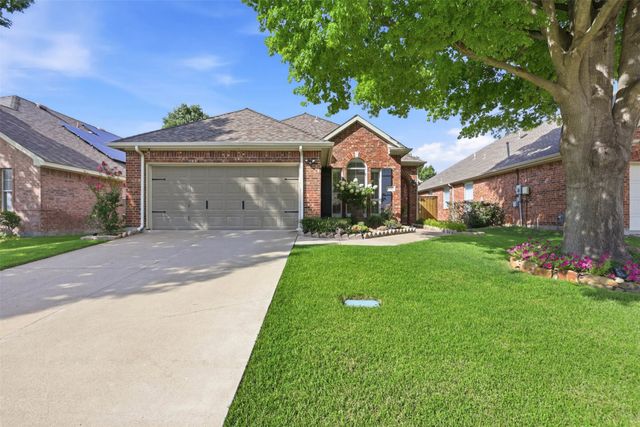 8813 Edinburgh Lane, Rowlett, TX 75089