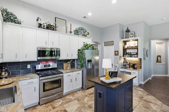 8813 Edinburgh Lane, Rowlett, TX 75089