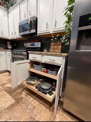 8813 Edinburgh Lane, Rowlett, TX 75089