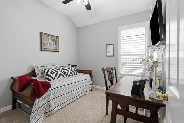 8813 Edinburgh Lane, Rowlett, TX 75089