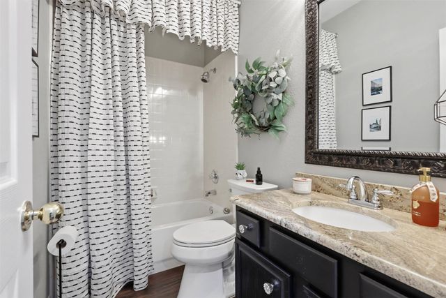8813 Edinburgh Lane, Rowlett, TX 75089