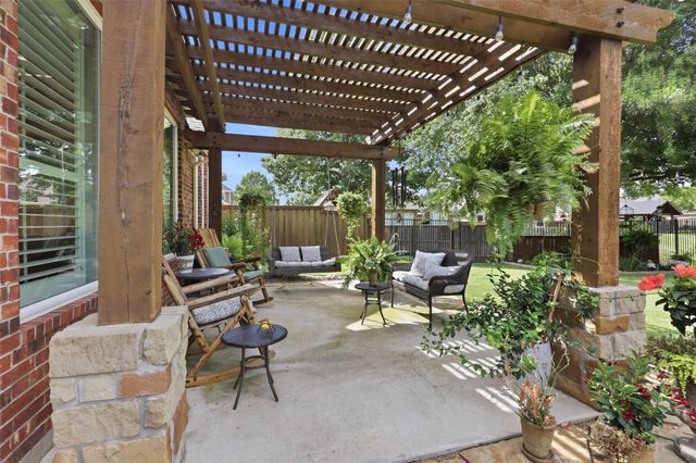 8813 Edinburgh Lane, Rowlett, TX 75089