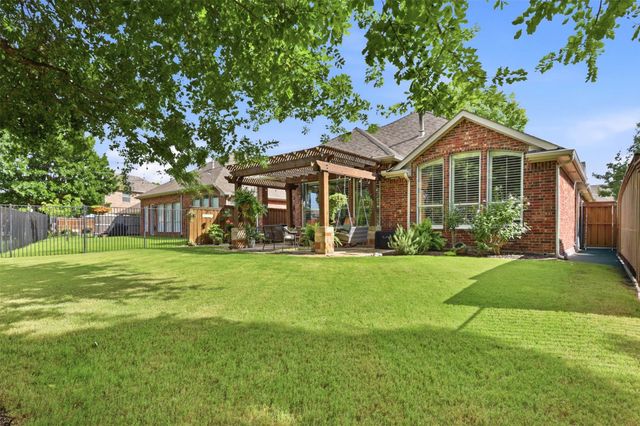 8813 Edinburgh Lane, Rowlett, TX 75089