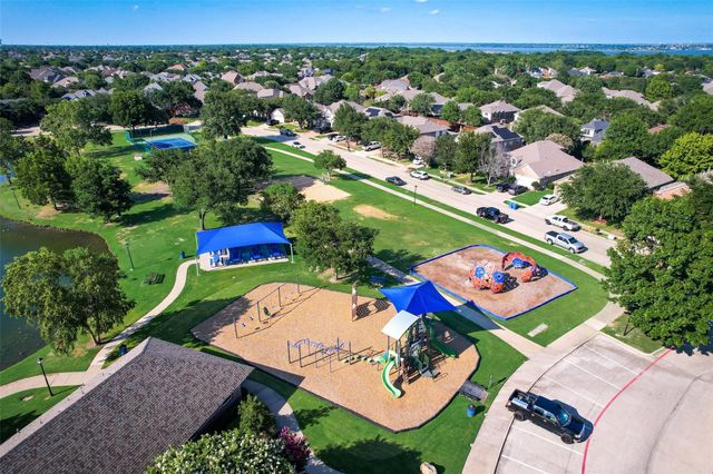 8813 Edinburgh Lane, Rowlett, TX 75089