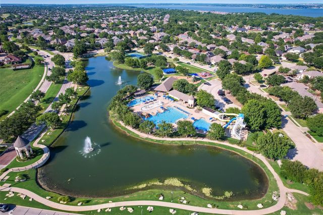8813 Edinburgh Lane, Rowlett, TX 75089
