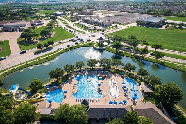 8813 Edinburgh Lane, Rowlett, TX 75089