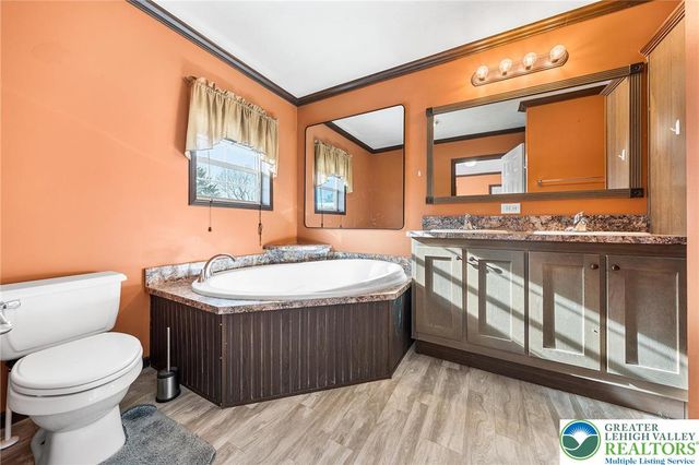 8754 Breinig Run Circle, Upper Macungie Twp, PA 18031