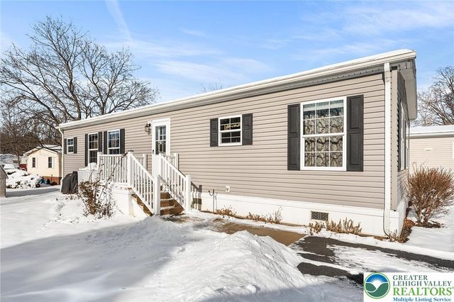 8754 Breinig Run Circle, Upper Macungie Twp, PA 18031