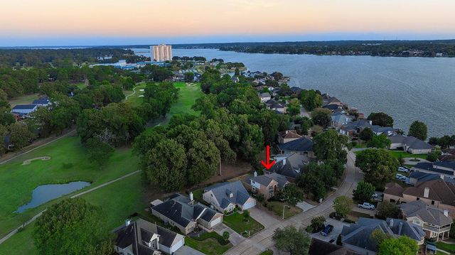 71 La Costa Drive, Montgomery, TX 77356