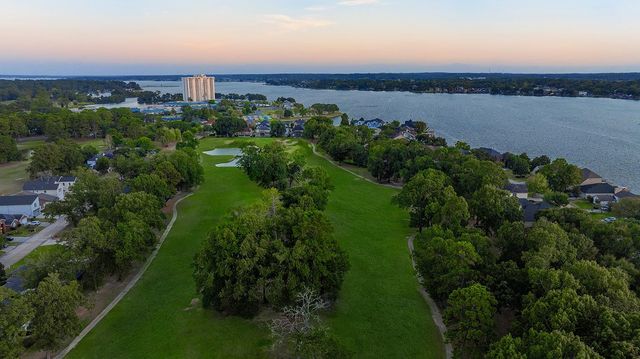 71 La Costa Drive, Montgomery, TX 77356