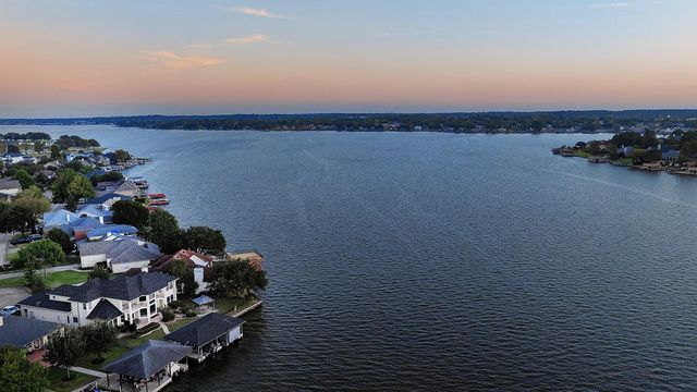 71 La Costa Drive, Montgomery, TX 77356