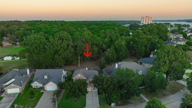 71 La Costa Drive, Montgomery, TX 77356